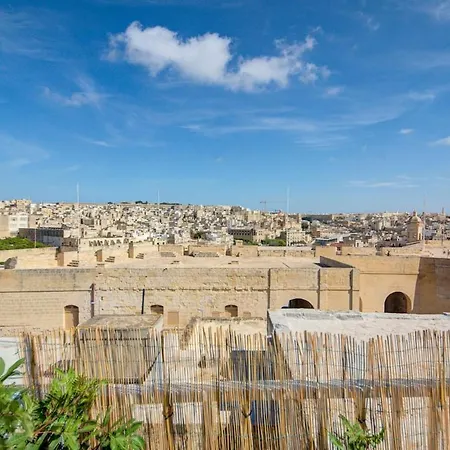 Stunning With Hot Tub * Senglea