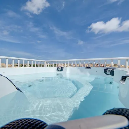 Stunning With Hot Tub Lägenhet *