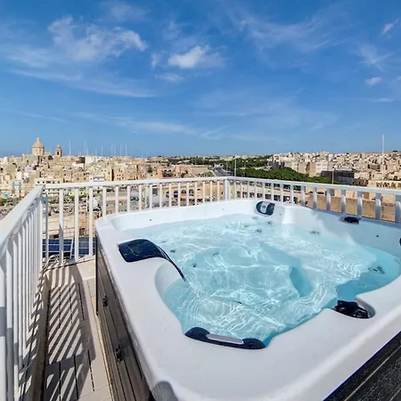 Stunning With Hot Tub